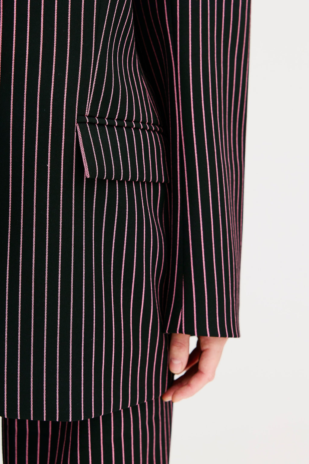 DIVA - Oversized Blazer with statement shoulders