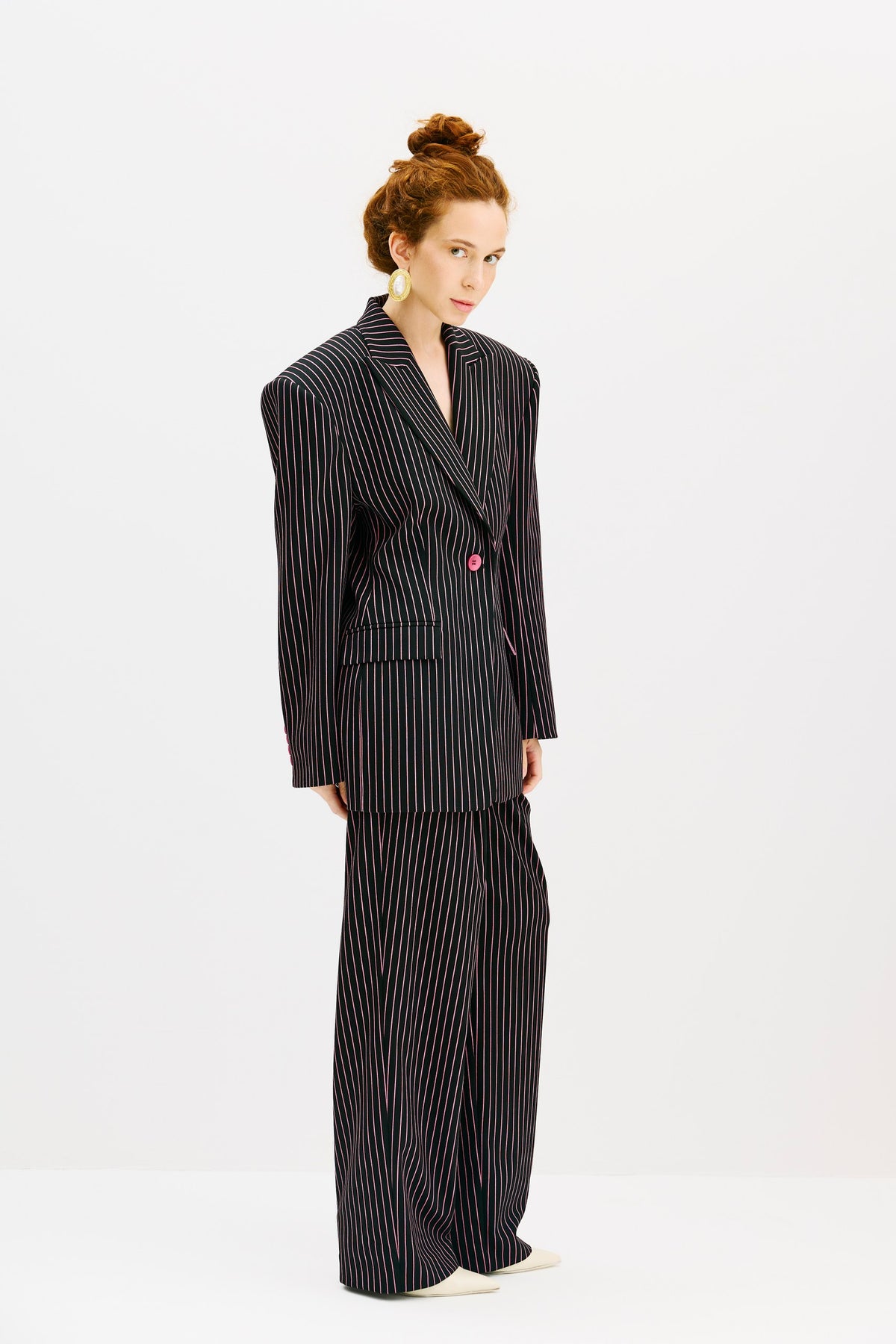 DIVA - Oversized Blazer with statement shoulders