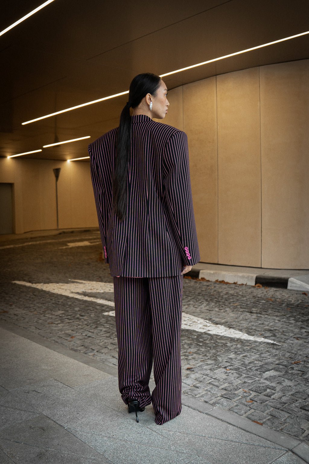 DIVA - Oversized Blazer with statement shoulders