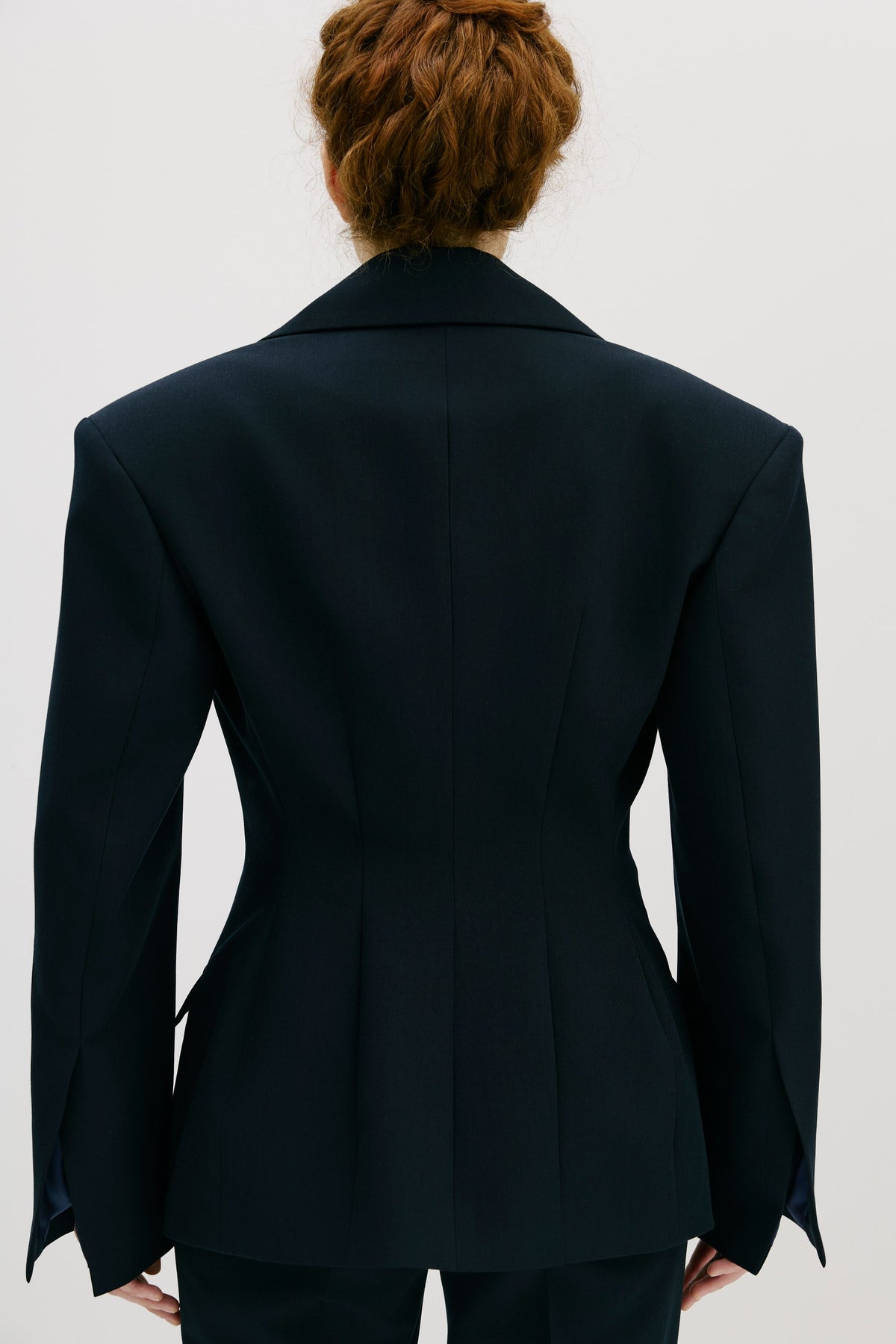 CRYSTAL - Sculpted blazer in Deep Navy